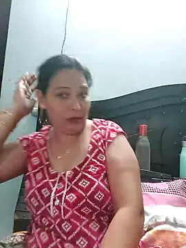 Snapshot of Poojabhabi101 chatting on September 21, 2025, 6:26 am Poojabhabi101 online show from September 21, 2025, 6:26 am