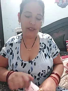 Snapshot of Poojabhabi101 chatting on April 24, 2026, 6:27 am Poojabhabi101 online show from April 24, 2026, 6:27 am