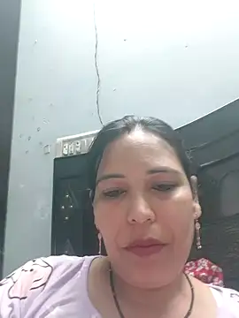 Snapshot of Poojabhabi101 chatting on April 25, 2026, 5:21 am Poojabhabi101 online show from April 25, 2026, 5:21 am