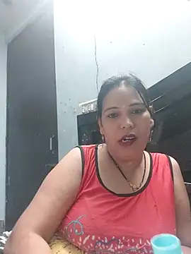 Snapshot of Poojabhabi101 chatting on May 4, 2026, 5:03 am Poojabhabi101 online show from May 4, 2026, 5:03 am