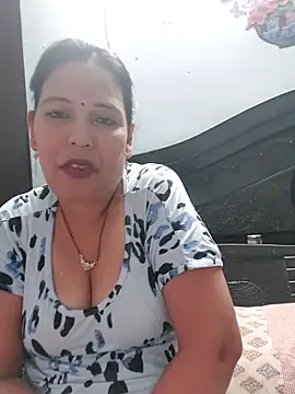 Snapshot of Poojabhabi101 chatting on May 7, 2026, 5:02 am Poojabhabi101 online show from May 7, 2026, 5:02 am