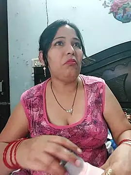 Snapshot of Poojabhabi101 chatting on May 11, 2026, 7:03 am Poojabhabi101 online show from May 11, 2026, 7:03 am