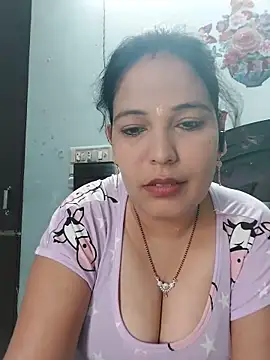 Snapshot of Poojabhabi101 chatting on May 12, 2026, 5:59 am Poojabhabi101 online show from May 12, 2026, 5:59 am