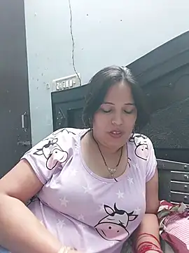 Snapshot of Poojabhabi101 chatting on May 15, 2026, 6:26 pm Poojabhabi101 online show from May 15, 2026, 6:26 pm