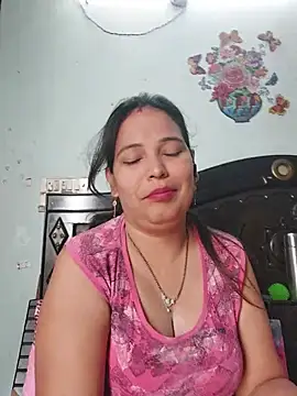 Snapshot of Poojabhabi101 chatting on May 25, 2026, 5:24 am Poojabhabi101 online show from May 25, 2026, 5:24 am