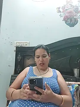Snapshot of Poojabhabi101 chatting on June 1, 2026, 5:53 am Poojabhabi101 online show from June 1, 2026, 5:53 am