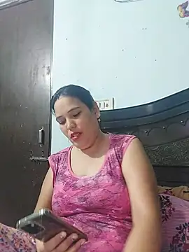 Snapshot of Poojabhabi101 chatting on June 3, 2026, 6:27 am Poojabhabi101 online show from June 3, 2026, 6:27 am