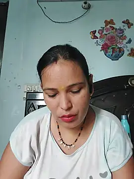 Snapshot of Poojabhabi101 chatting on July 24, 2026, 6:22 am Poojabhabi101 online show from July 24, 2026, 6:22 am