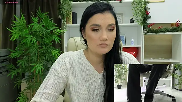 SelineSole online show from December 12, 2024, 4:53 pm