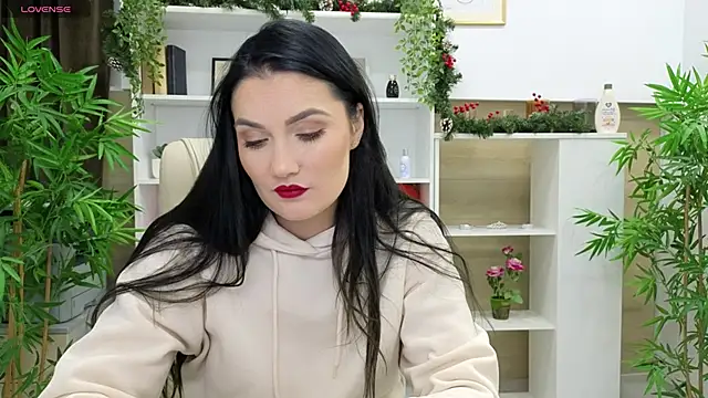 SelineSole online show from December 16, 2024, 5:11 pm