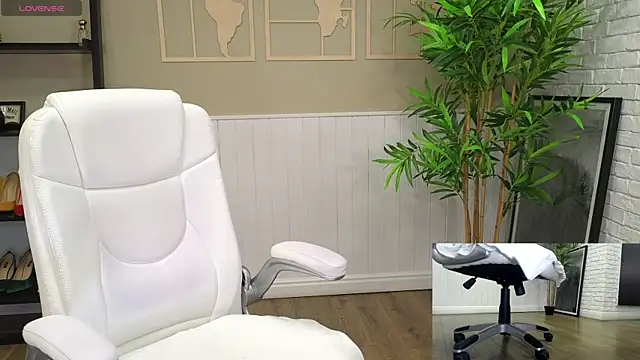 SelineSole online show from February 19, 2025, 7:05 pm