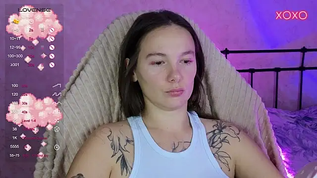 lil luna x online show from October 13, 2025, 10:54 pm