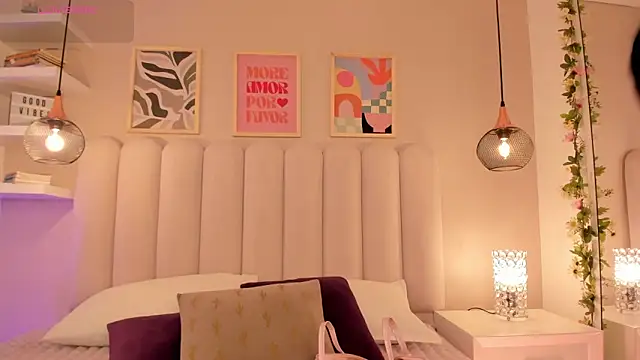 cute  cherry  online show from September 18, 2025, 8:00 pm