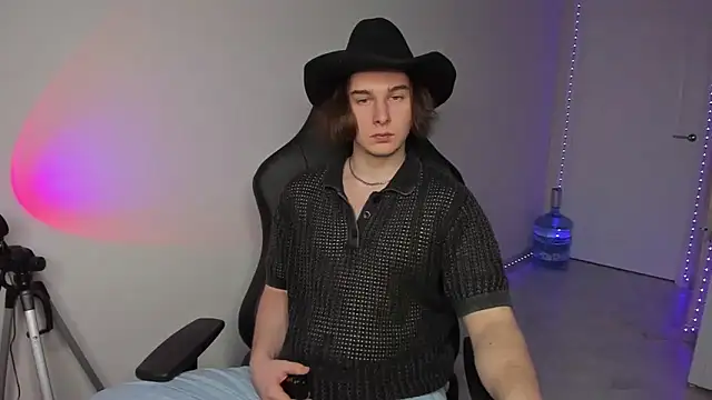 Vincent Strong online show from January 5, 2025, 3:13 pm