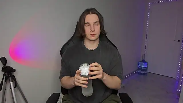 Vincent Strong online show from January 15, 2025, 2:13 pm