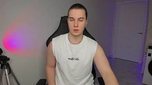 Vincent Strong online show from February 2, 2025, 1:19 pm