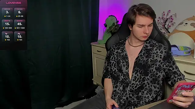 Vincent Strong online show from October 26, 2025, 8:42 am