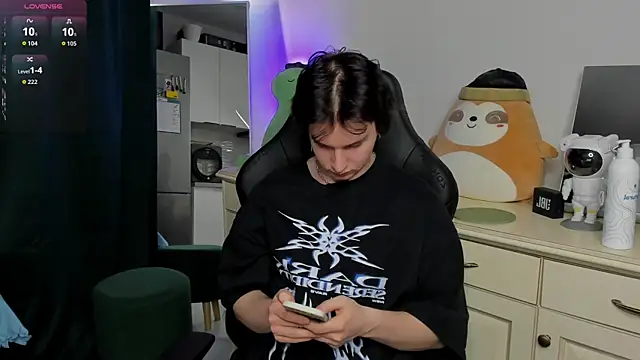 Vincent Strong online show from April 11, 2026, 9:35 am