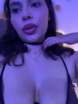 GigiiStone online show from December 3, 2024, 10:40 pm