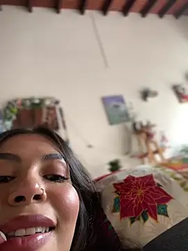 GigiiStone online show from December 13, 2024, 8:04 pm