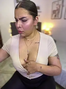 GigiiStone online show from January 4, 2025, 9:31 pm