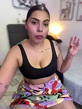 GigiiStone online show from January 5, 2025, 9:25 pm