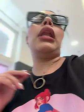 GigiiStone online show from January 30, 2025, 9:14 pm