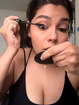 GigiiStone online show from October 13, 2025, 4:40 pm