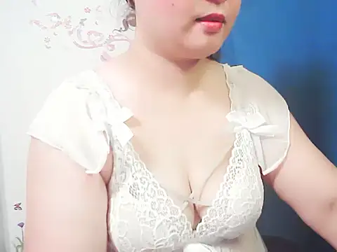 xiaorou-z online show from October 7, 2025, 4:48 pm