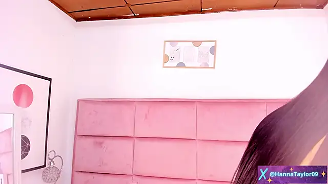 HannaTaylor online show from December 17, 2024, 8:56 am