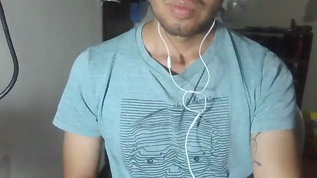 neoandblue23 online show from November 16, 2025, 2:06 am