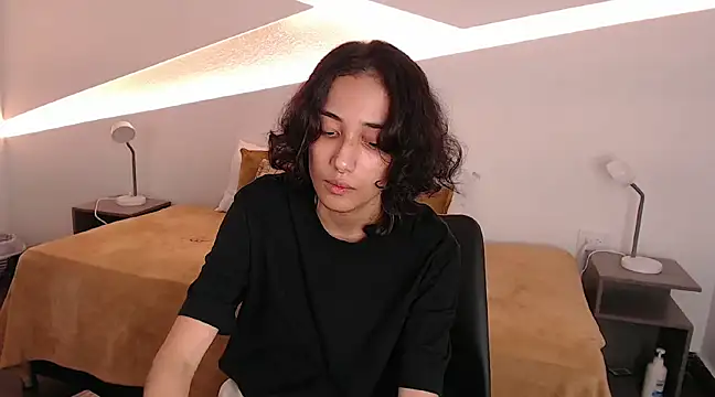 hot little bunny online show from January 4, 2025, 10:55 pm