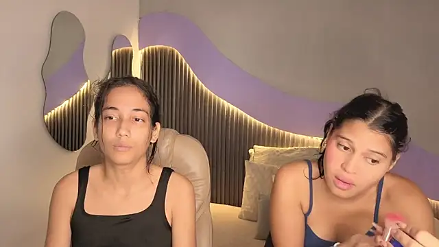 hot little bunny online show from April 14, 2026, 9:10 pm