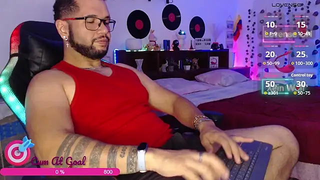 Snapshot of Xein_WoIf chatting on June 2, 2026, 2:13 am Xein WoIf online show from June 2, 2026, 2:13 am