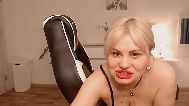 Lola Richie online show from December 20, 2025, 3:57 am