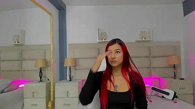 CinthiaCollins online show from December 3, 2025, 9:13 pm