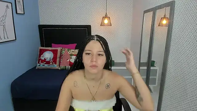 Snapshot of LORENADAVIES chatting on December 24, 2024, 12:22 pm LORENADAVIES online show from December 24, 2024, 12:22 pm