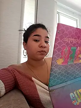 Snapshot of Yelly chatting on February 9, 2026, 2:54 pm Yelly online show from February 9, 2026, 2:54 pm