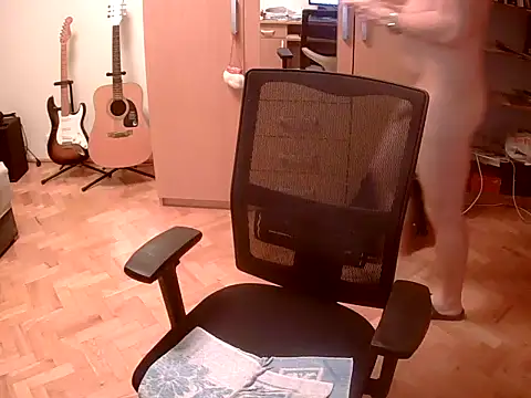 Snapshot of delayclose_ chatting on January 13, 2025, 5:02 pm delayclose online show from January 13, 2025, 5:02 pm