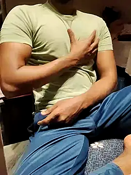 xxxhugedick0001 online show from March 1, 2025, 1:40 pm