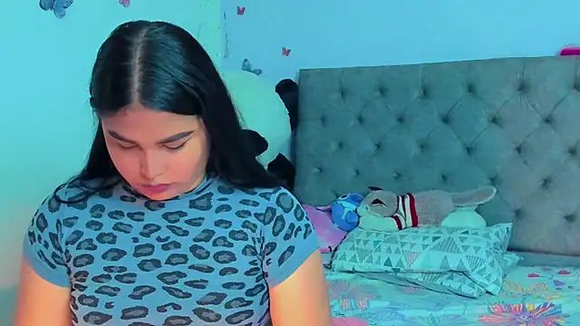 mabellfox online show from March 13, 2025, 6:12 pm