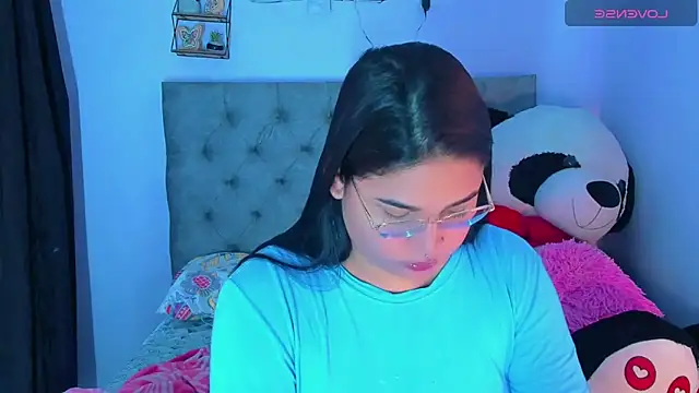 mabellfox online show from September 9, 2025, 6:07 pm