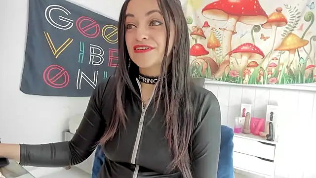 LovelyAzucena online show from December 3, 2025, 2:37 pm