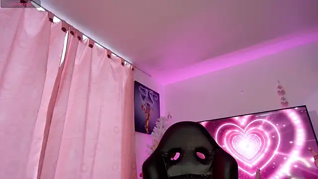 TiffanyBela online show from December 4, 2025, 9:12 pm