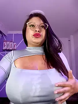 MiiaaJoness online show from January 10, 2025, 6:06 pm