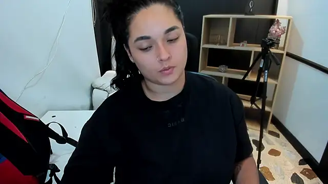 Snapshot of CelesteBrucee chatting on December 19, 2024, 10:24 am CelesteBrucee online show from December 19, 2024, 10:24 am