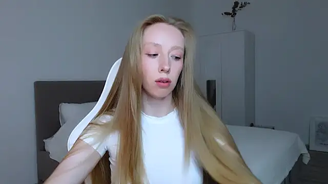 Luna insniity online show from September 9, 2025, 8:41 pm