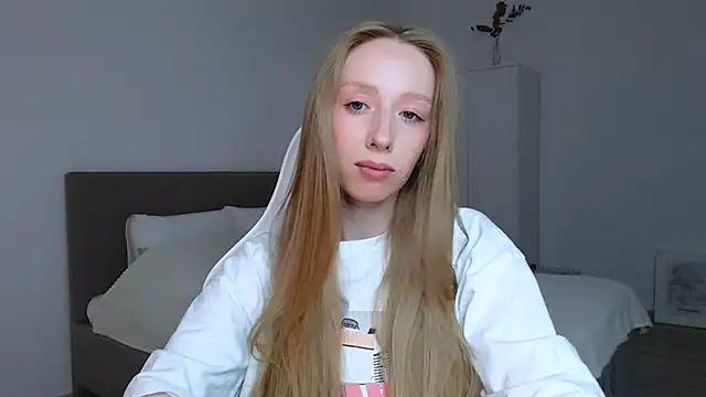 Luna insniity online show from October 12, 2025, 9:03 pm