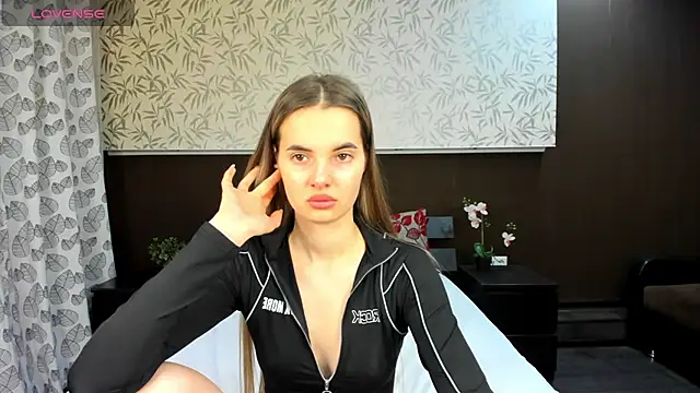 Donna Evans online show from December 4, 2024, 12:08 am