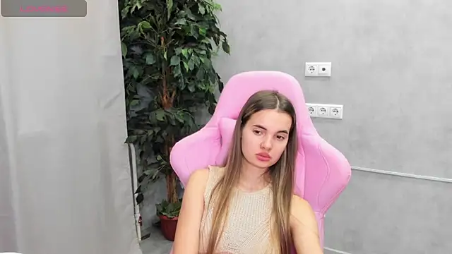 Donna Evans online show from December 6, 2024, 1:07 am